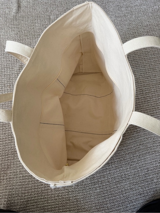 L.L. Bean Handbags - L.L. Bean XL Large zip top Tote in Cream